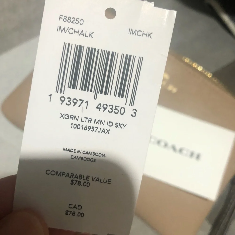 Coach - Picture 6 of 9